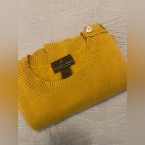 Sweater 100% cashmere. Good condition. Veryy nice and warming!!!! Mustard